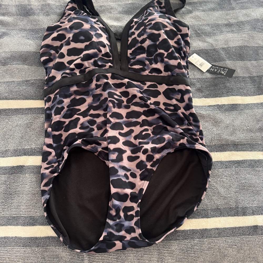 DREAMSUIT by Miracle Brands